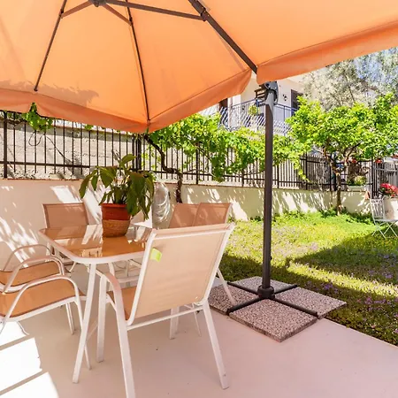 Baida Apartment *